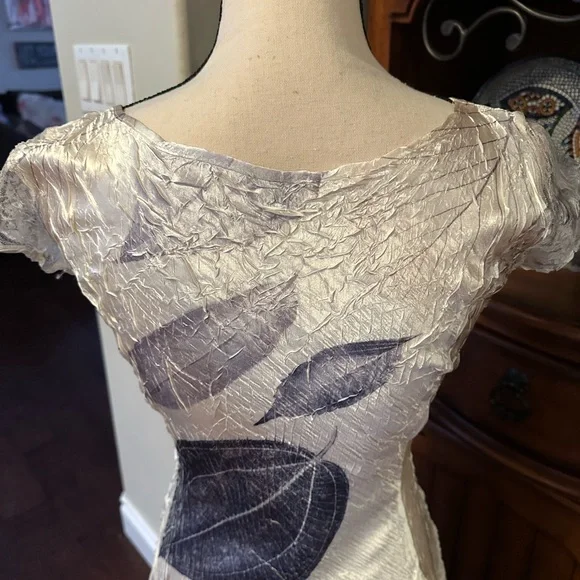 Pretty Cream Komarov dress size Medium - Picture 5 of 10